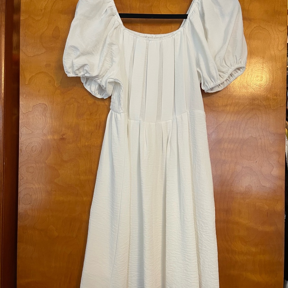 Elegant White Puff Sleeve Dress